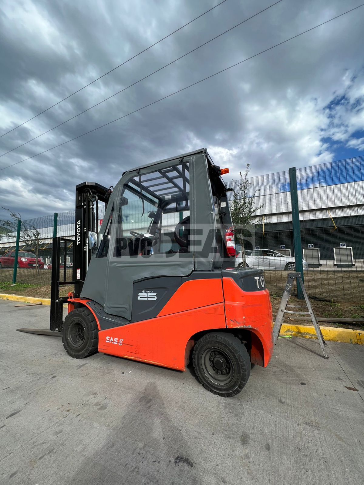 Instalación carpas vehículo industrial de carga